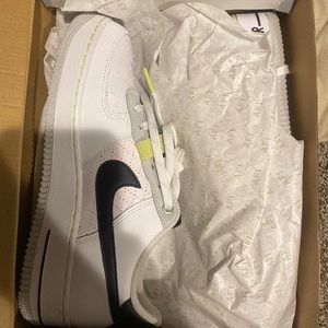 Air Force 1 LV8 1